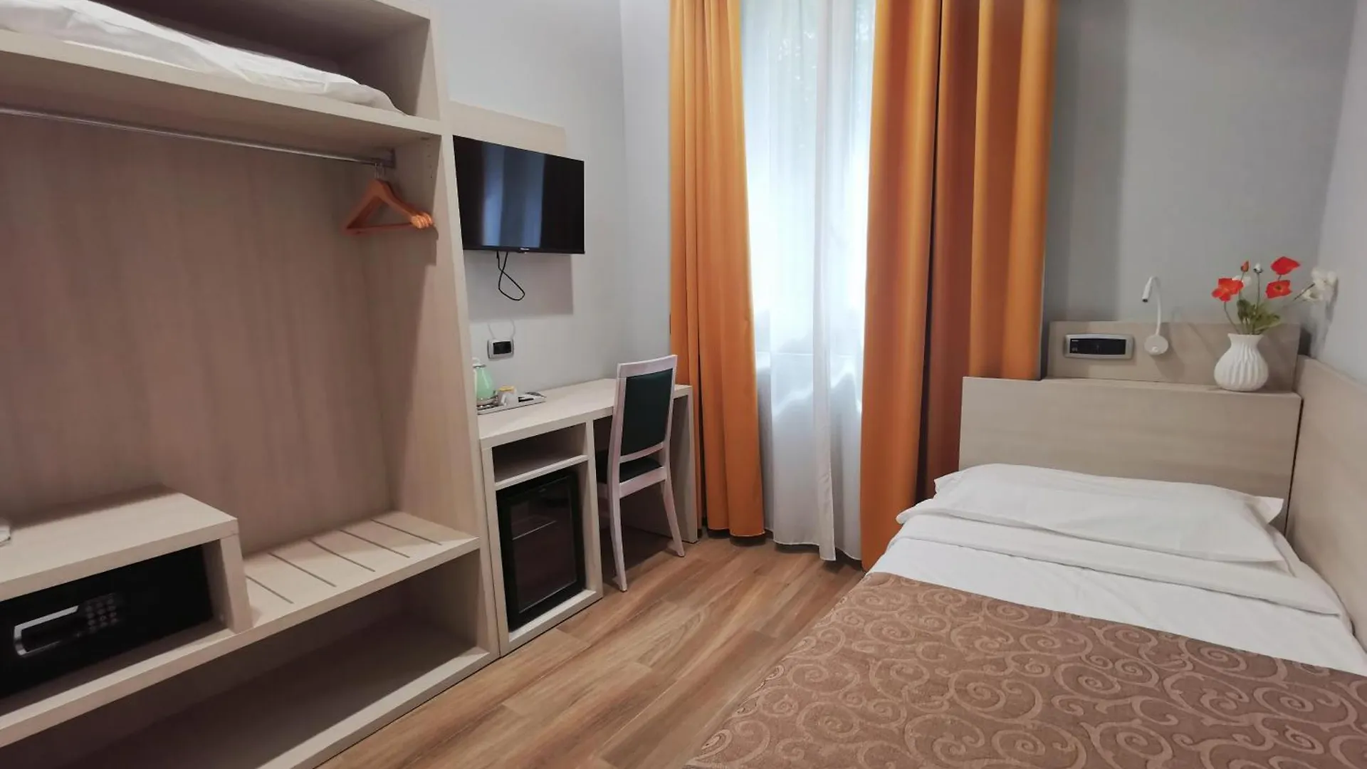 ***  Csi Group - Hotel Central Station Milán Italia